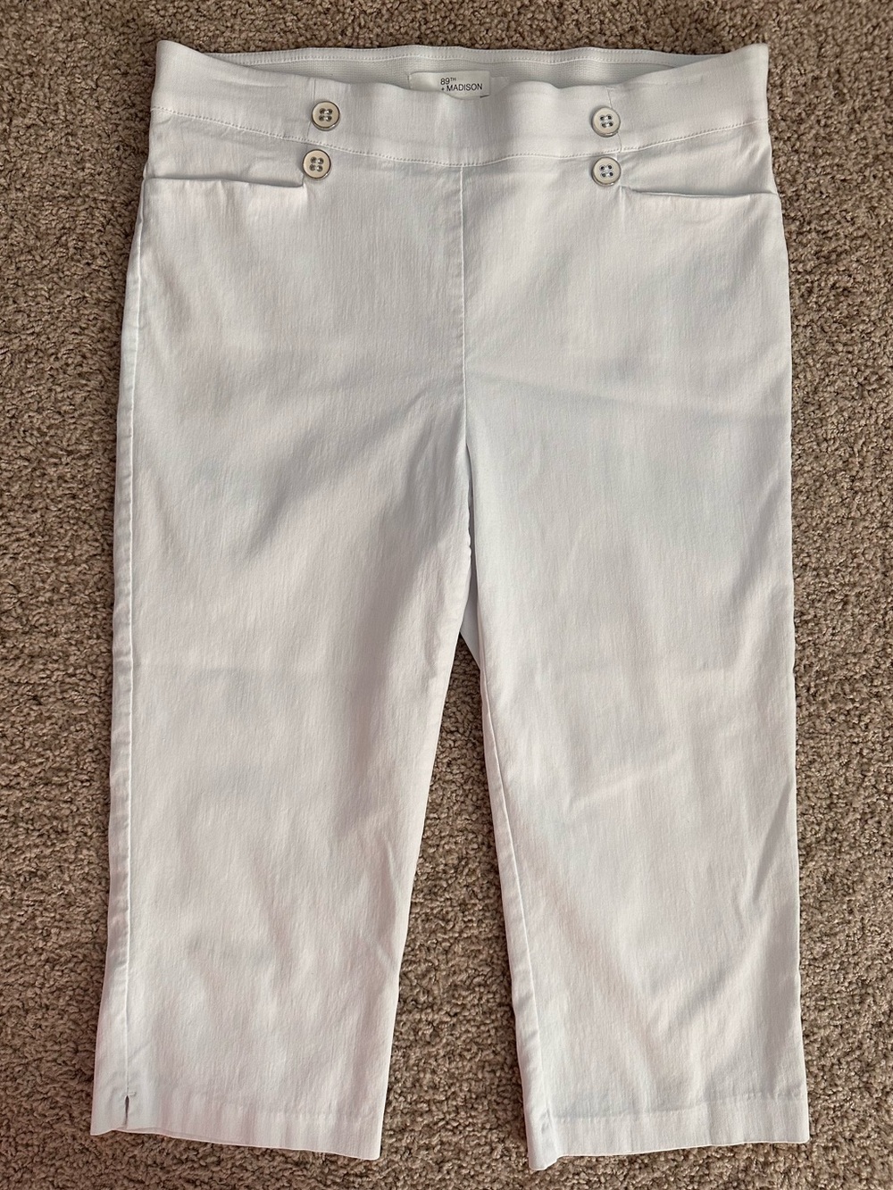 89th & Madison White Button-Detail Crop Pants